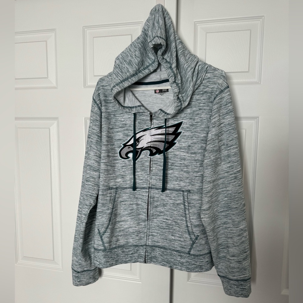 Philadelphia EAGLES football team Women’s Grey zip up hoodie size 2XL runs small